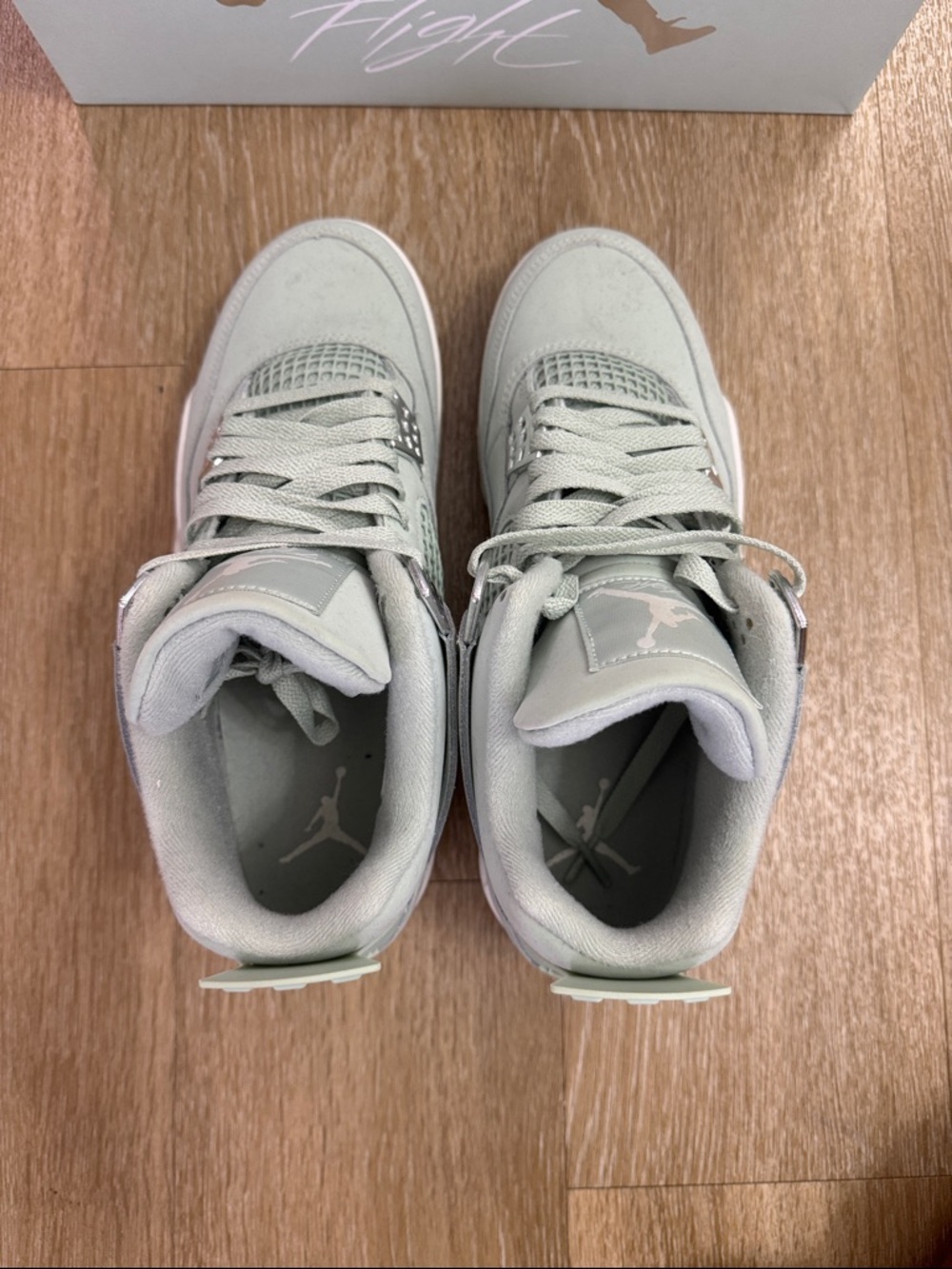 Air Jordan 4 Women's Retro Seafoam Sail Sneakers with Box size 9.5 - Picture 13 of 14